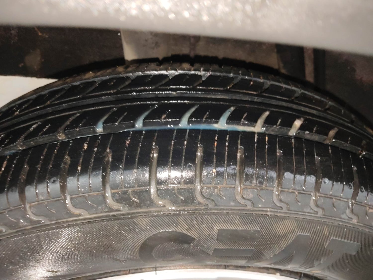Used 2018 Renault Kwid 1.0 RXT AMT Petrol Automatic tyres RIGHT REAR TYRE TREAD VIEW