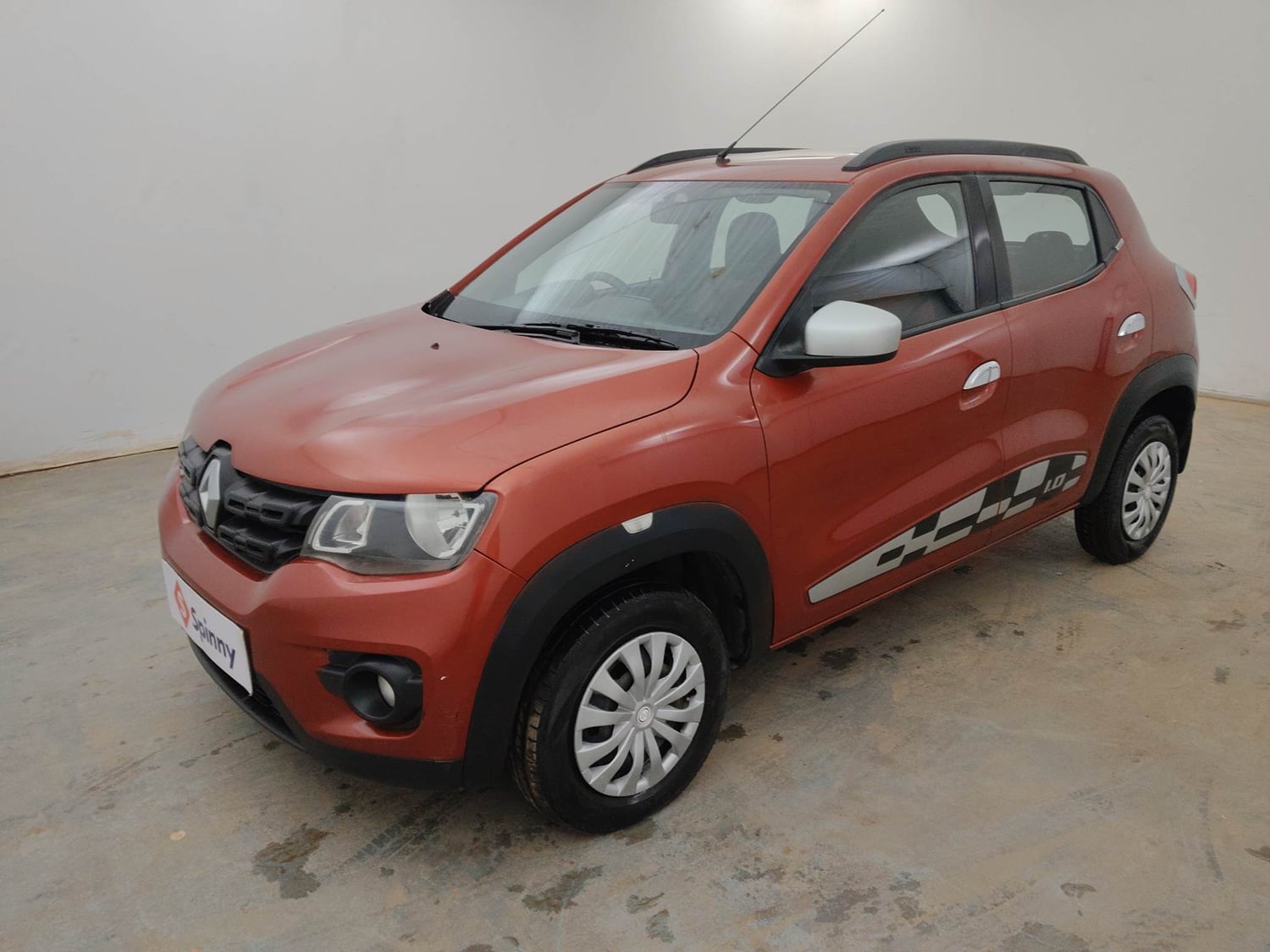 Used 2018 Renault Kwid 1.0 RXT AMT Petrol Automatic exterior LEFT FRONT CORNER VIEW