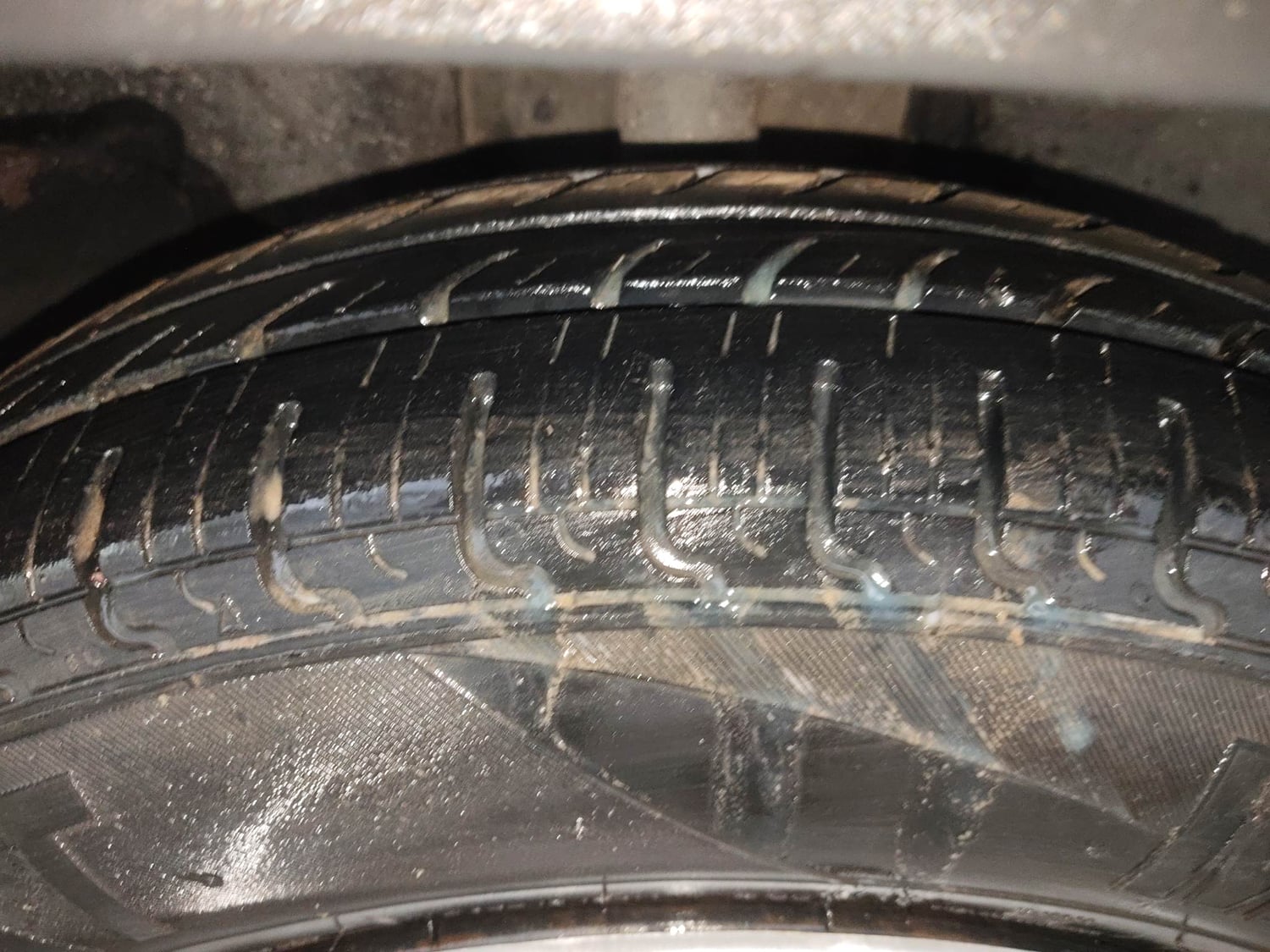 Used 2018 Renault Kwid 1.0 RXT AMT Petrol Automatic tyres RIGHT FRONT TYRE TREAD VIEW