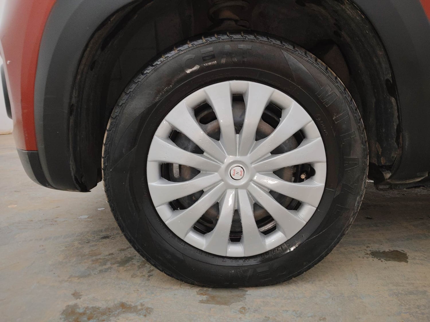 Used 2018 Renault Kwid 1.0 RXT AMT Petrol Automatic tyres LEFT FRONT TYRE RIM VIEW