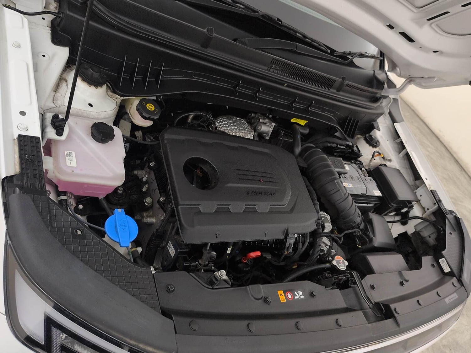 Used 2026 Hyundai Venue  1.5 CRDi Diesel AT DSL HX5 Diesel Automatic engine ENGINE RIGHT SIDE VIEW