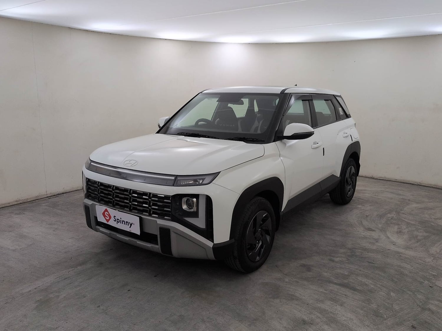 Used 2026 Hyundai Venue  1.5 CRDi Diesel AT DSL HX5 Diesel Automatic exterior LEFT FRONT CORNER VIEW