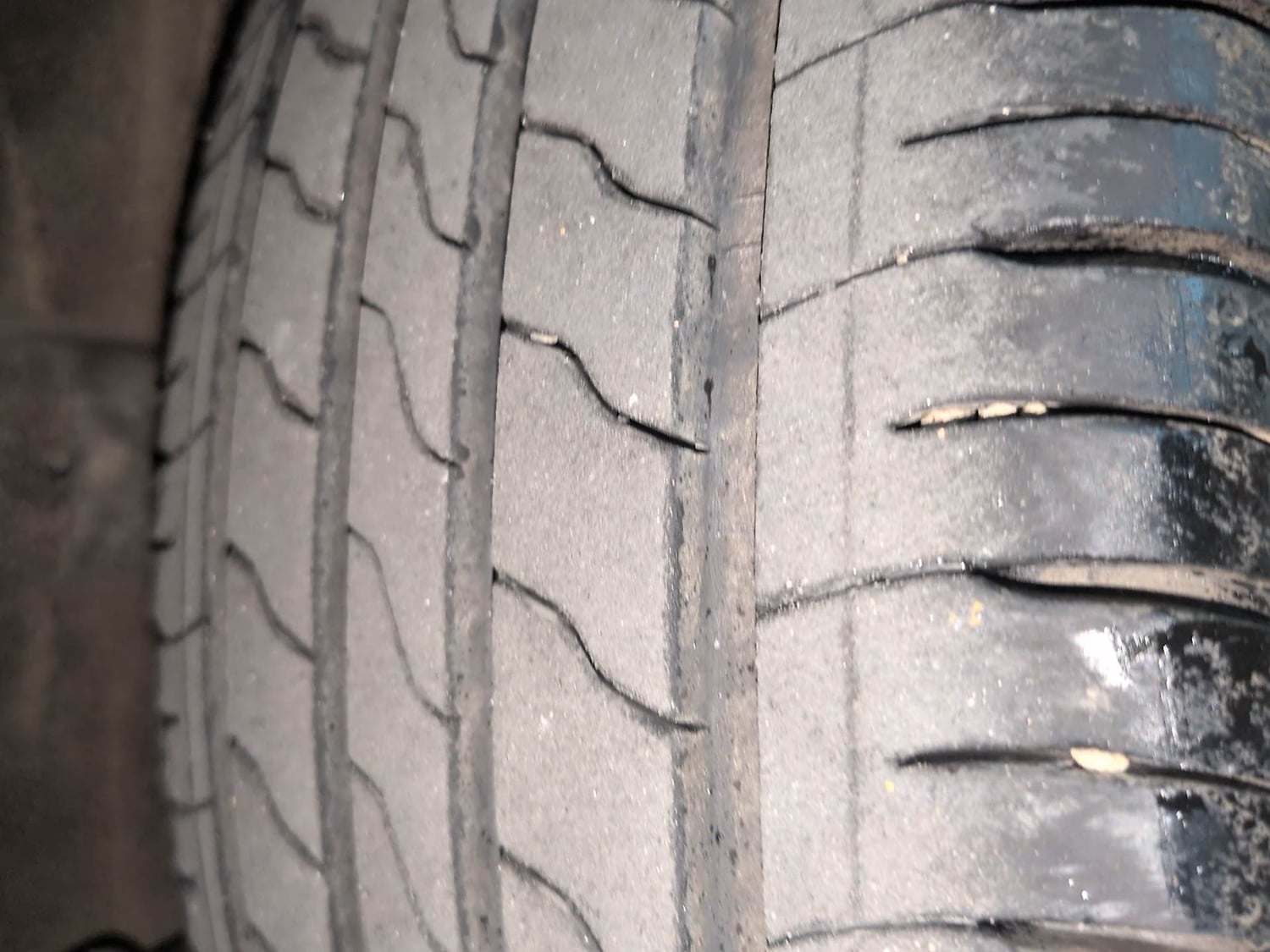 Used 2026 Hyundai Venue  1.5 CRDi Diesel AT DSL HX5 Diesel Automatic tyres RIGHT REAR TYRE TREAD VIEW