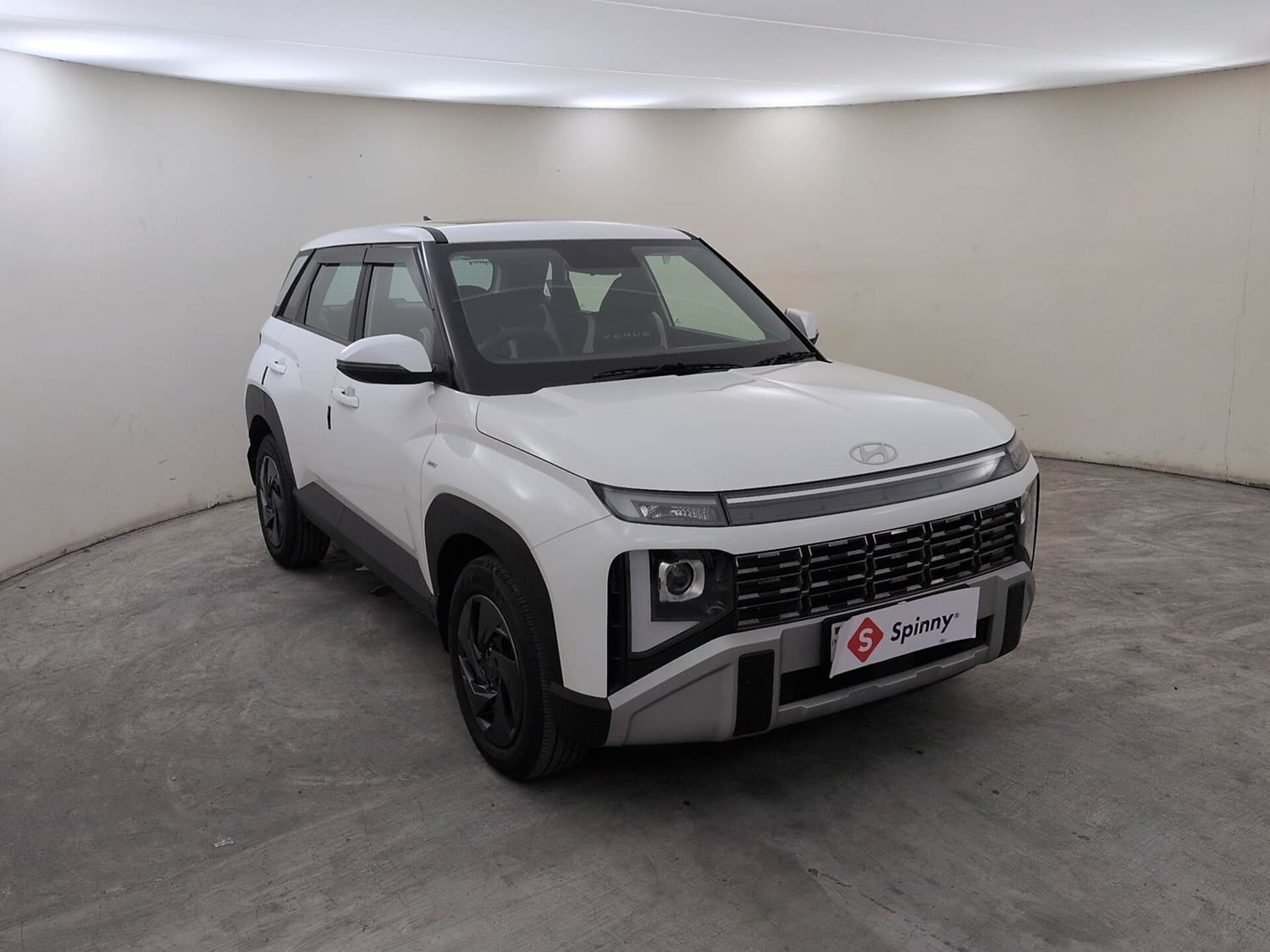Used 2026 Hyundai Venue  1.5 CRDi Diesel AT DSL HX5 Diesel Automatic exterior RIGHT FRONT CORNER VIEW