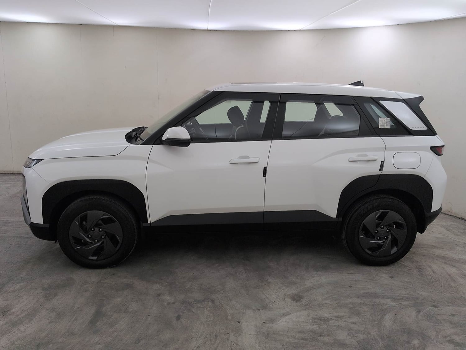 Used 2026 Hyundai Venue  1.5 CRDi Diesel AT DSL HX5 Diesel Automatic exterior LEFT SIDE VIEW