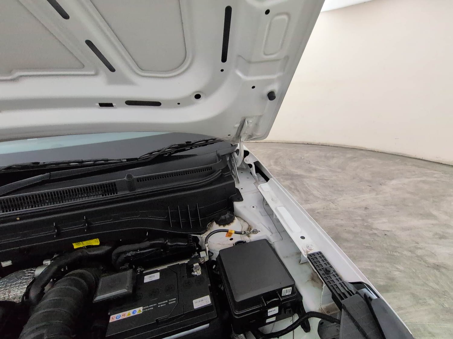 Used 2026 Hyundai Venue  1.5 CRDi Diesel AT DSL HX5 Diesel Automatic engine ENGINE LEFT SIDE HINGE & APRON VIEW
