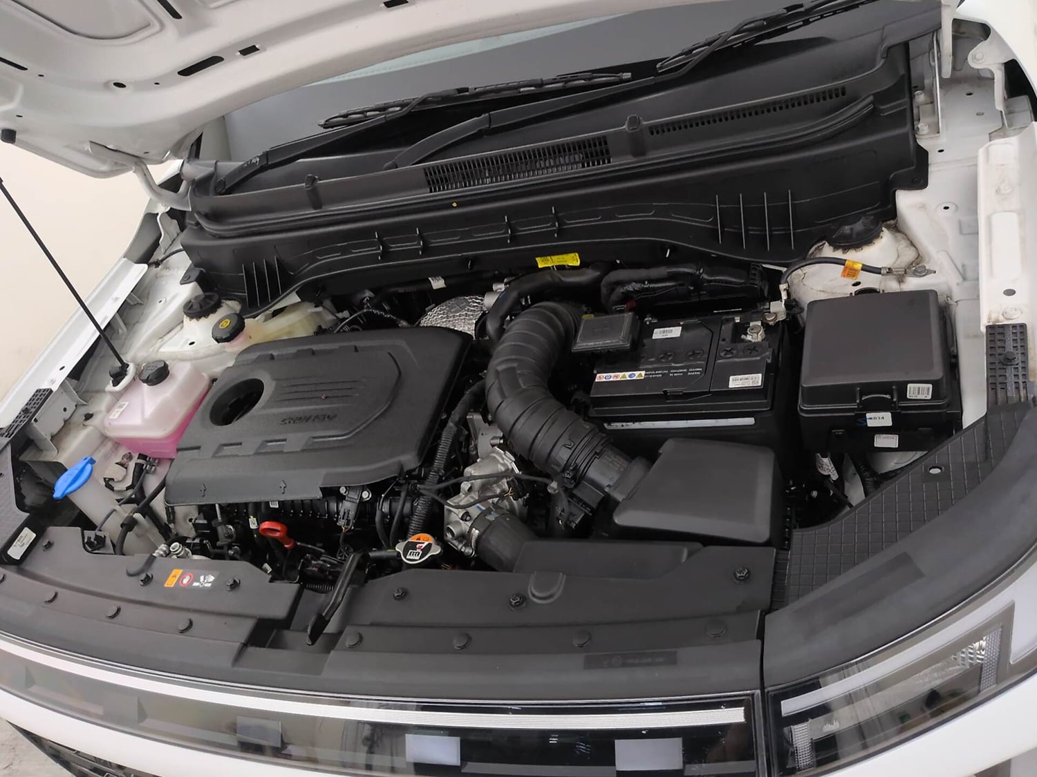 Used 2026 Hyundai Venue  1.5 CRDi Diesel AT DSL HX5 Diesel Automatic engine ENGINE LEFT SIDE VIEW