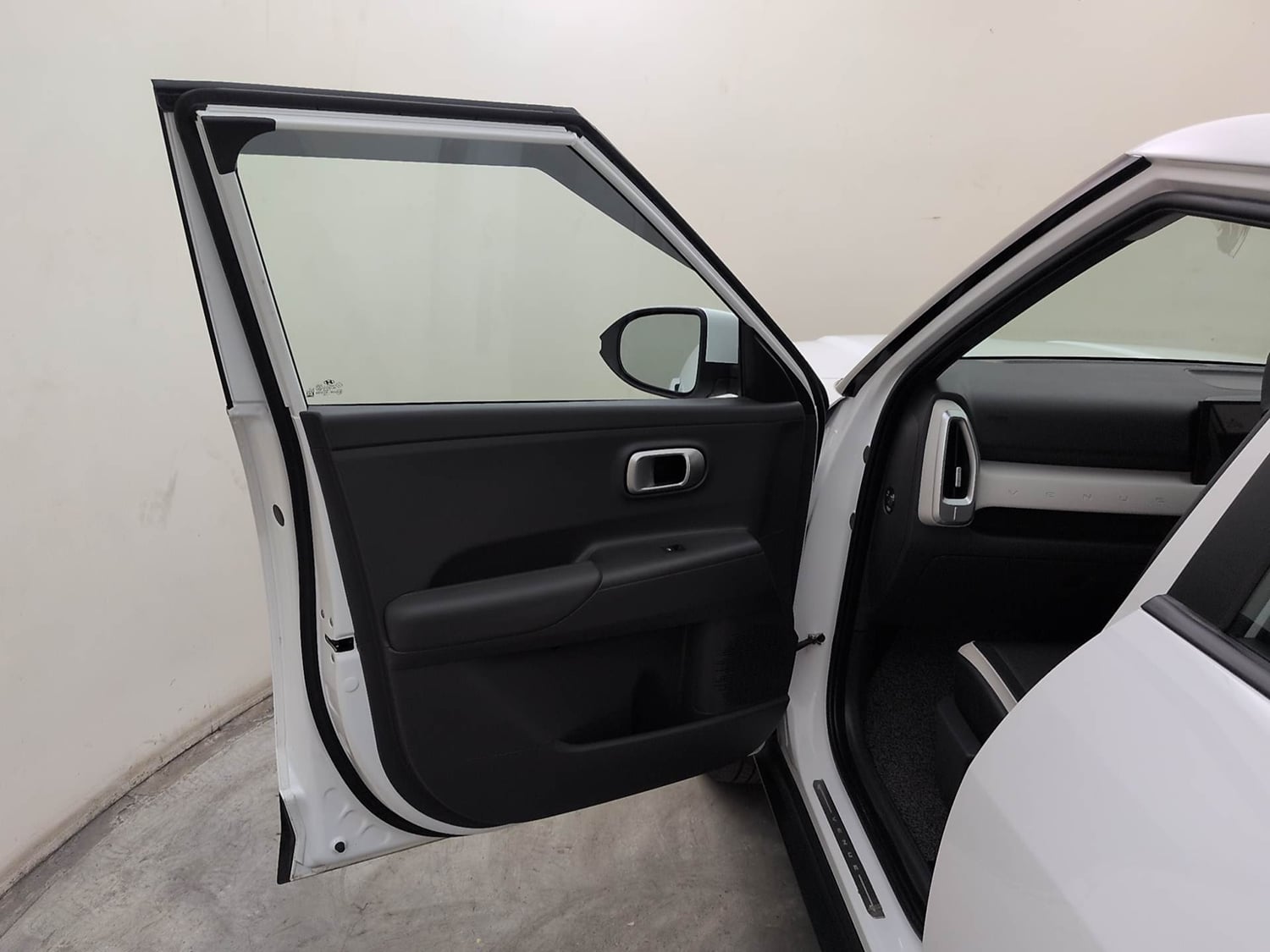 Used 2026 Hyundai Venue  1.5 CRDi Diesel AT DSL HX5 Diesel Automatic interior LEFT FRONT DOOR OPEN VIEW
