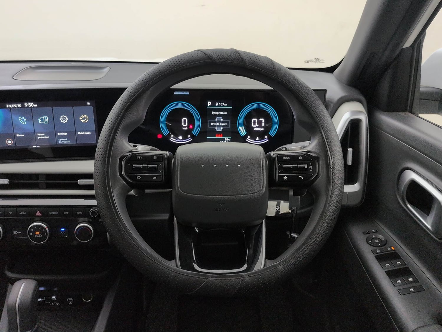 Used 2026 Hyundai Venue  1.5 CRDi Diesel AT DSL HX5 Diesel Automatic interior STEERING VIEW