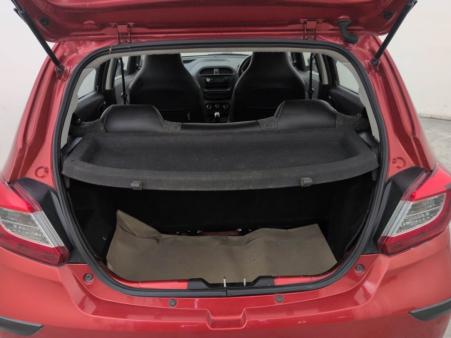 Used 2017 Tata Tiago Revotron XE Petrol Manual interior DICKY INSIDE VIEW