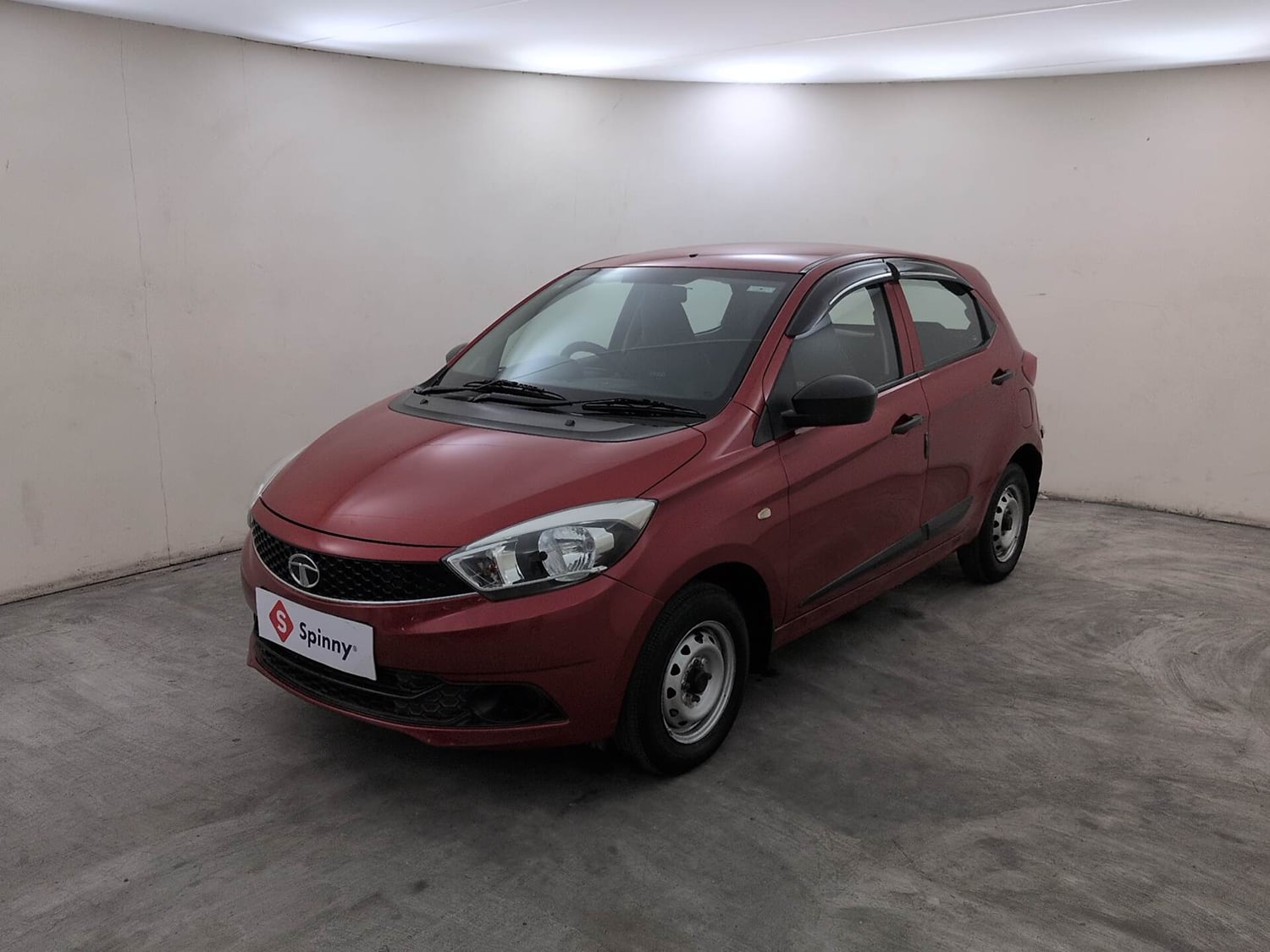 Used 2017 Tata Tiago Revotron XE Petrol Manual exterior LEFT FRONT CORNER VIEW
