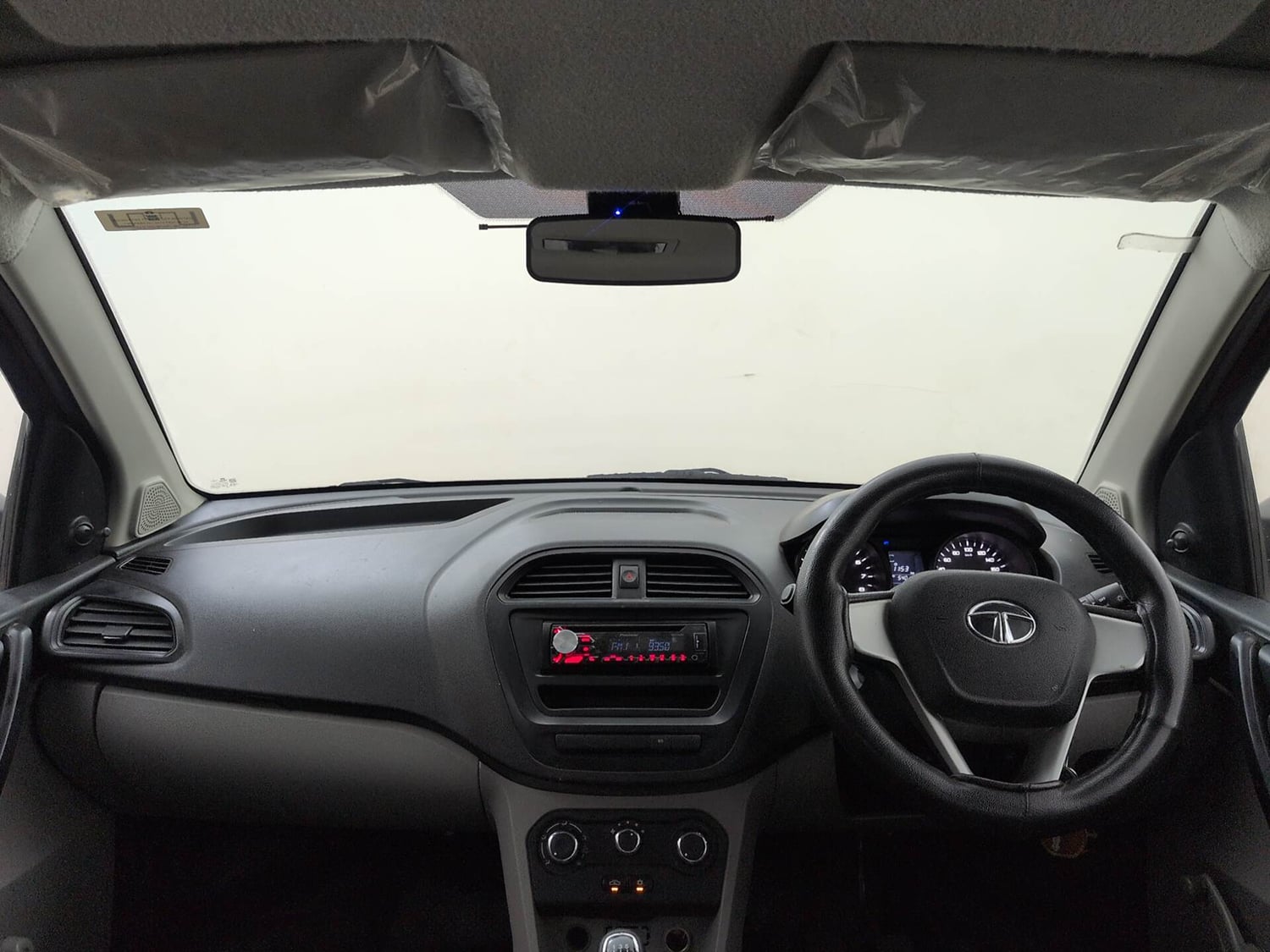Used 2017 Tata Tiago Revotron XE Petrol Manual interior DASHBOARD VIEW