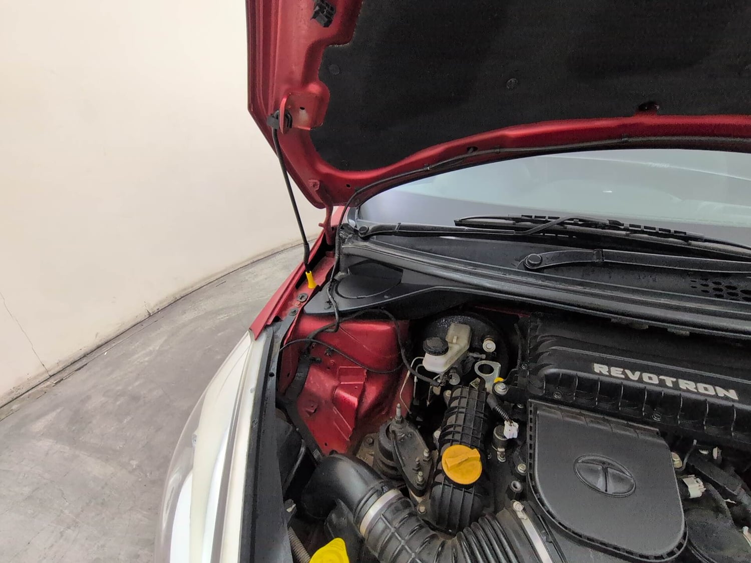 Used 2017 Tata Tiago Revotron XE Petrol Manual engine ENGINE RIGHT SIDE HINGE & APRON VIEW