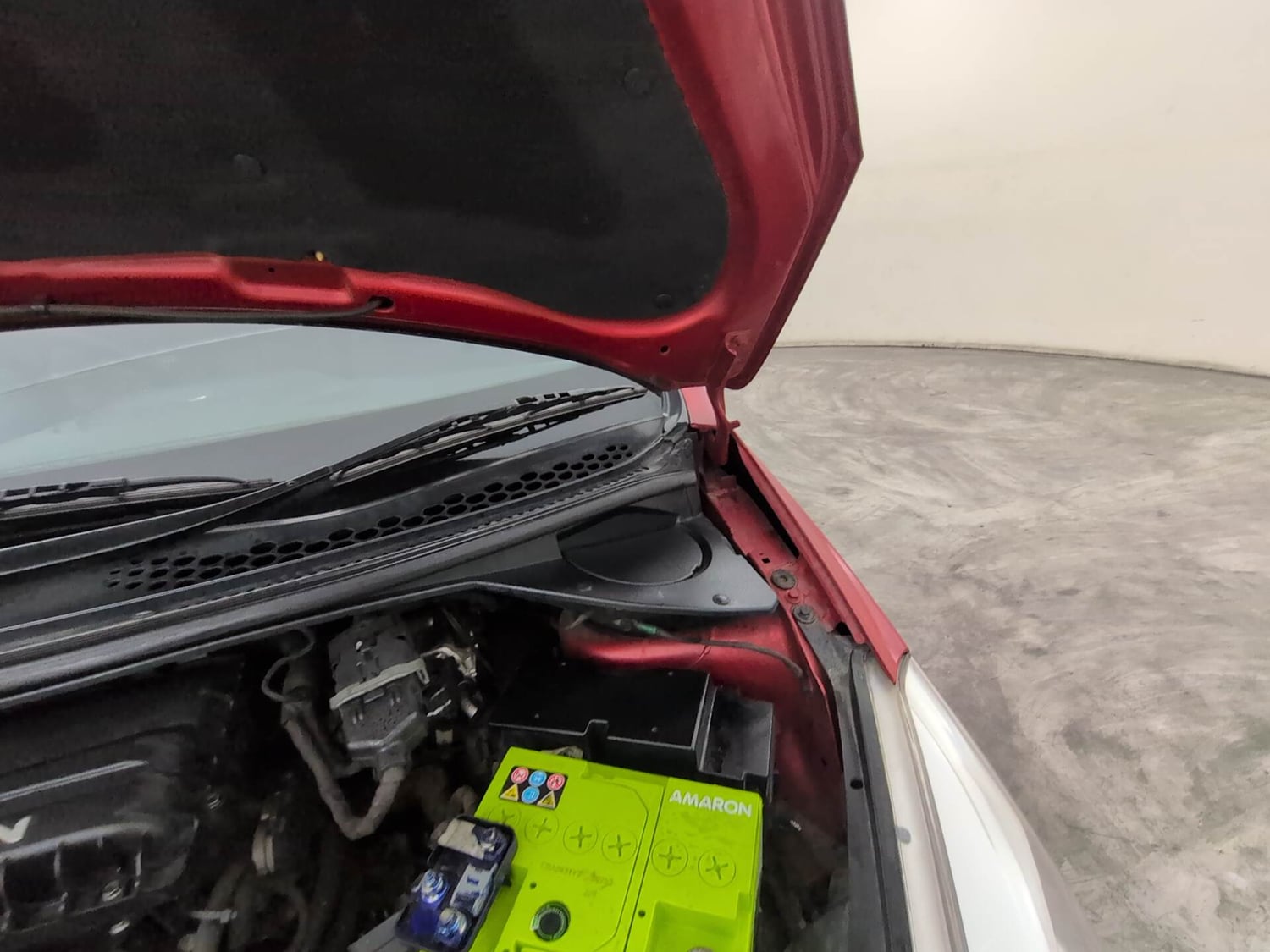 Used 2017 Tata Tiago Revotron XE Petrol Manual engine ENGINE LEFT SIDE HINGE & APRON VIEW