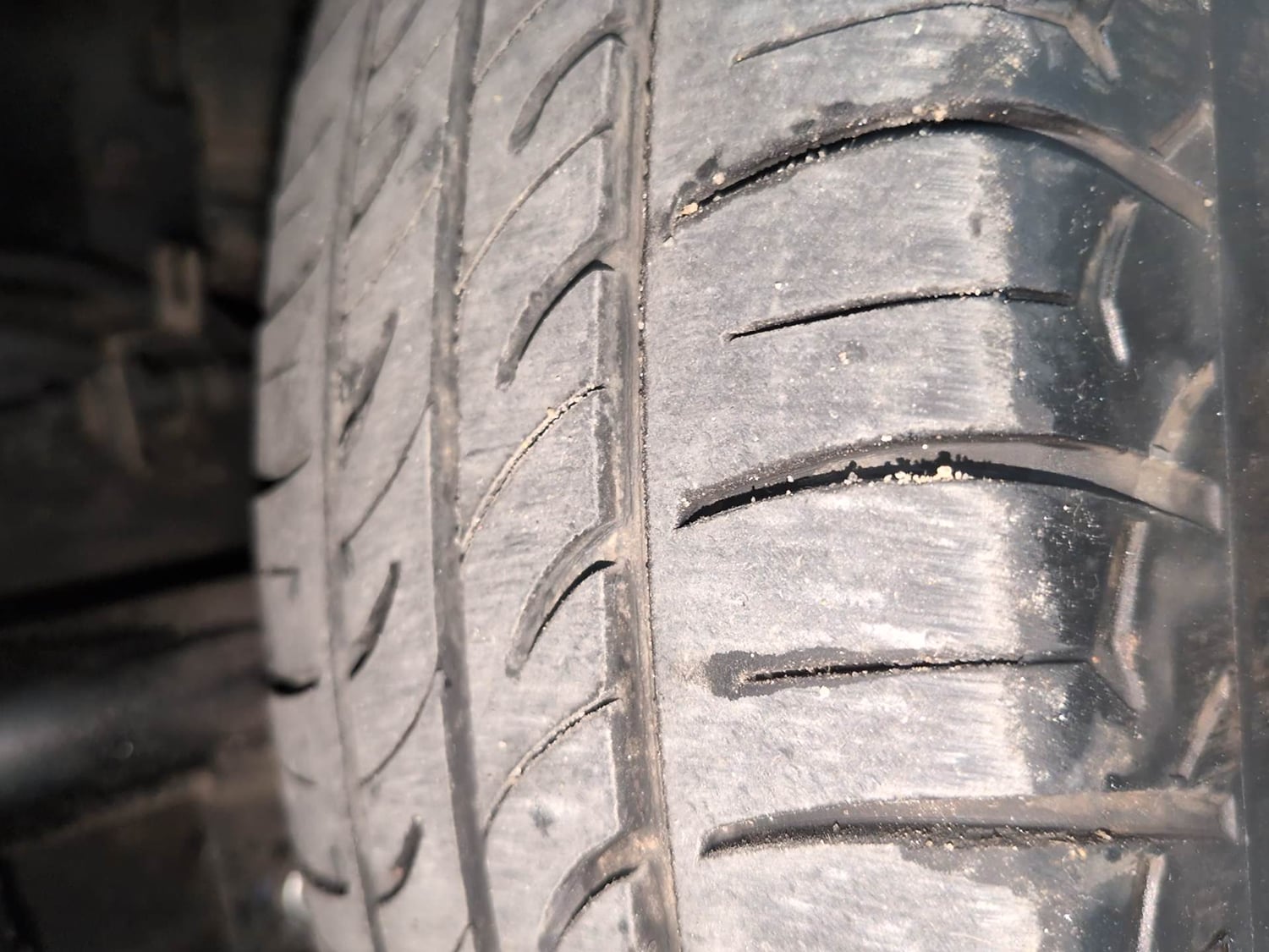 Used 2017 Tata Tiago Revotron XE Petrol Manual tyres RIGHT FRONT TYRE TREAD VIEW