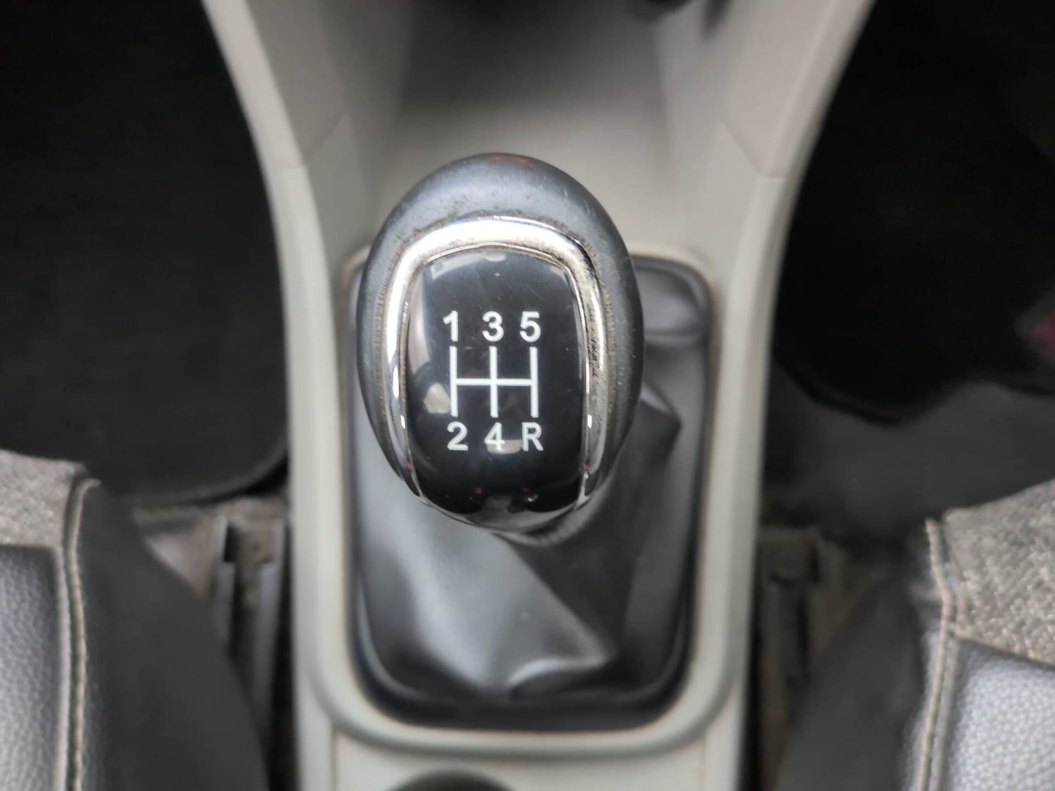 Used 2017 Tata Tiago Revotron XE Petrol Manual interior GEAR  KNOB VIEW