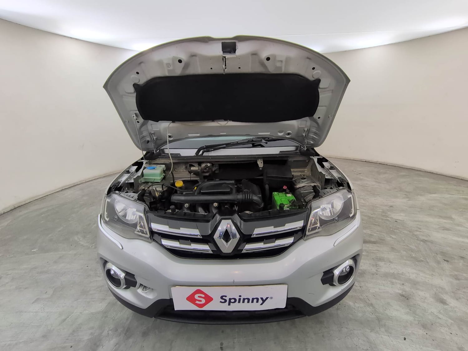 Used 2018 Renault Kwid 1.0 RXT AMT Opt Petrol Automatic engine ENGINE & BONNET OPEN FRONT VIEW