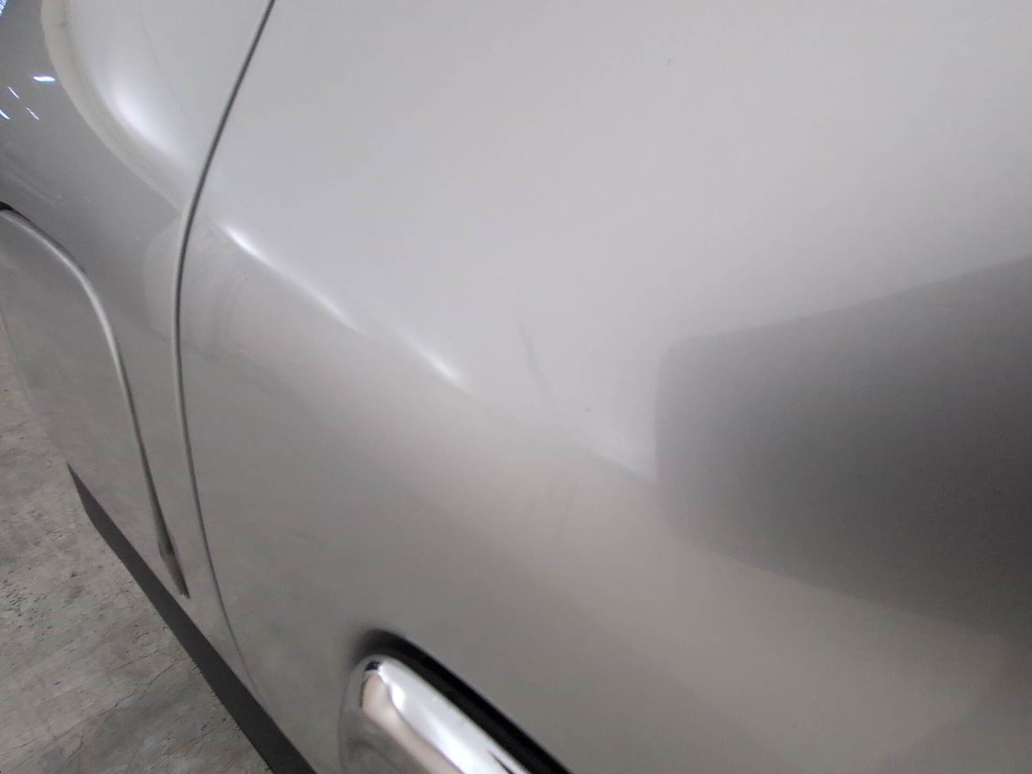 Used 2018 Renault Kwid 1.0 RXT AMT Opt Petrol Automatic dents MINOR SCRATCH
