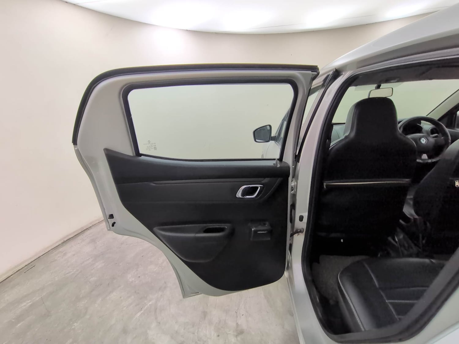 Used 2018 Renault Kwid 1.0 RXT AMT Opt Petrol Automatic interior LEFT REAR DOOR OPEN VIEW