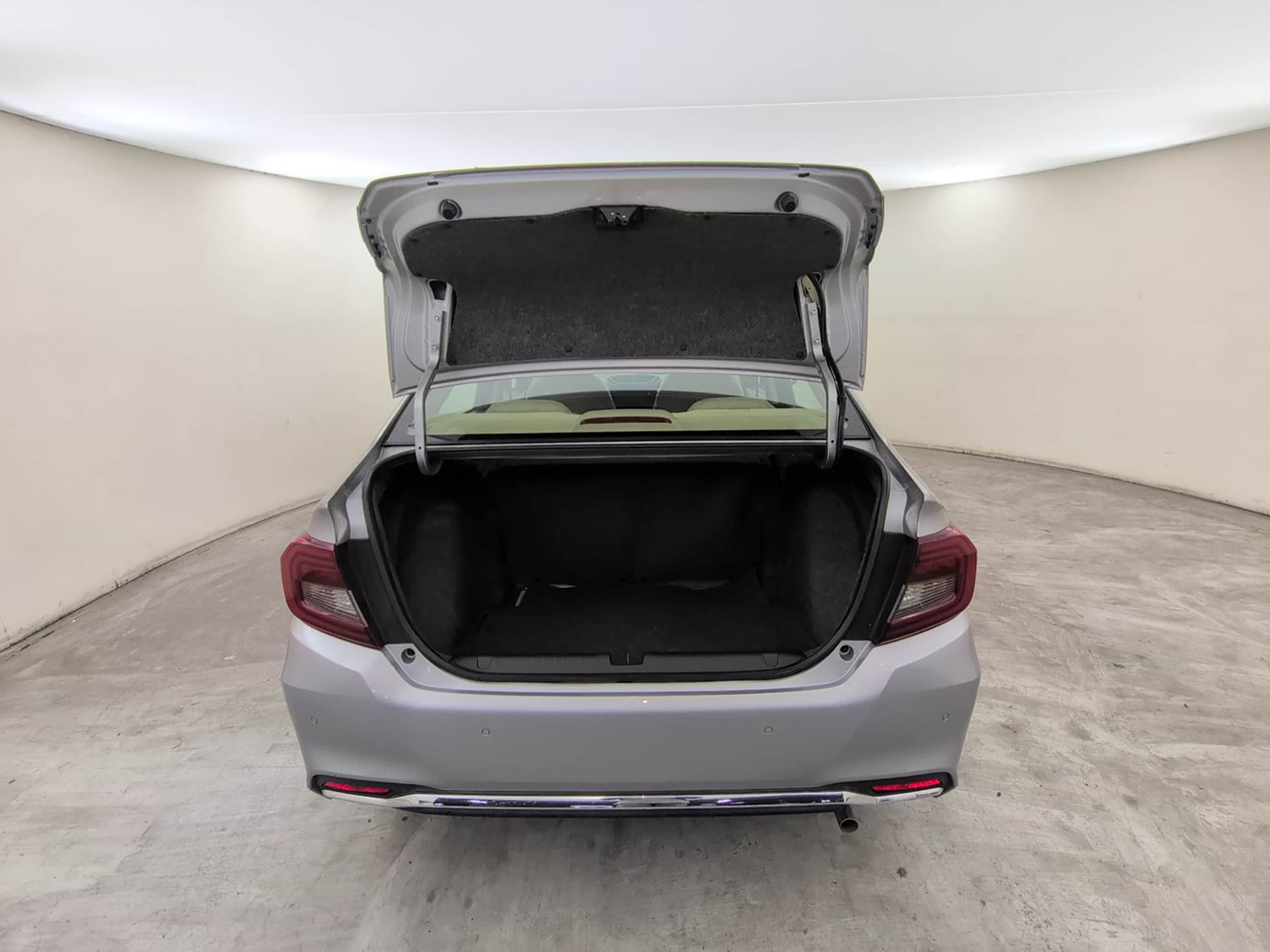 Used 2022 Honda Amaze VX MT 1.2 Petrol Petrol Manual interior DICKY DOOR OPEN VIEW