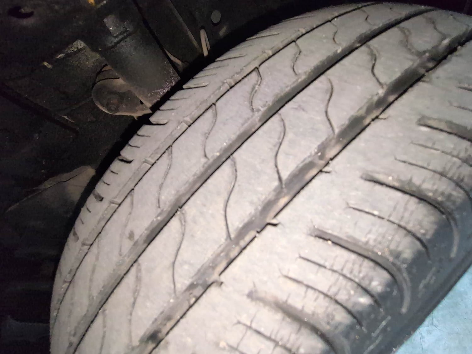 Used 2022 Honda Amaze VX MT 1.2 Petrol Petrol Manual tyres LEFT FRONT TYRE TREAD VIEW