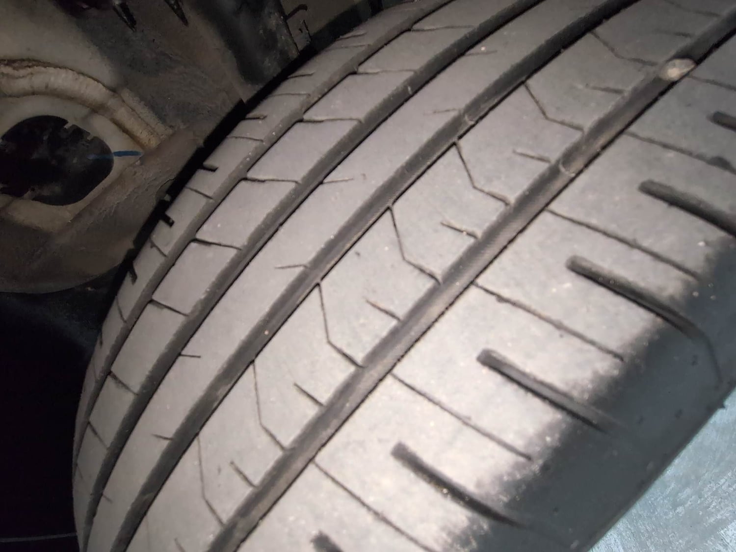 Used 2025 Hyundai Creta 1.5 MPi Petrol MT EX Petrol Manual tyres LEFT FRONT TYRE TREAD VIEW