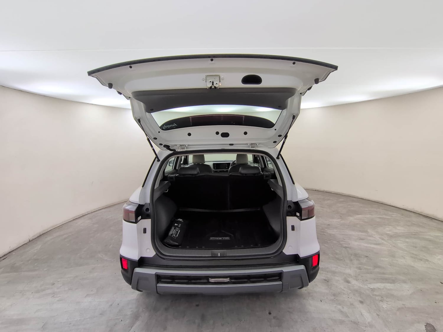 Used 2025 Hyundai Creta 1.5 MPi Petrol MT EX Petrol Manual interior DICKY DOOR OPEN VIEW