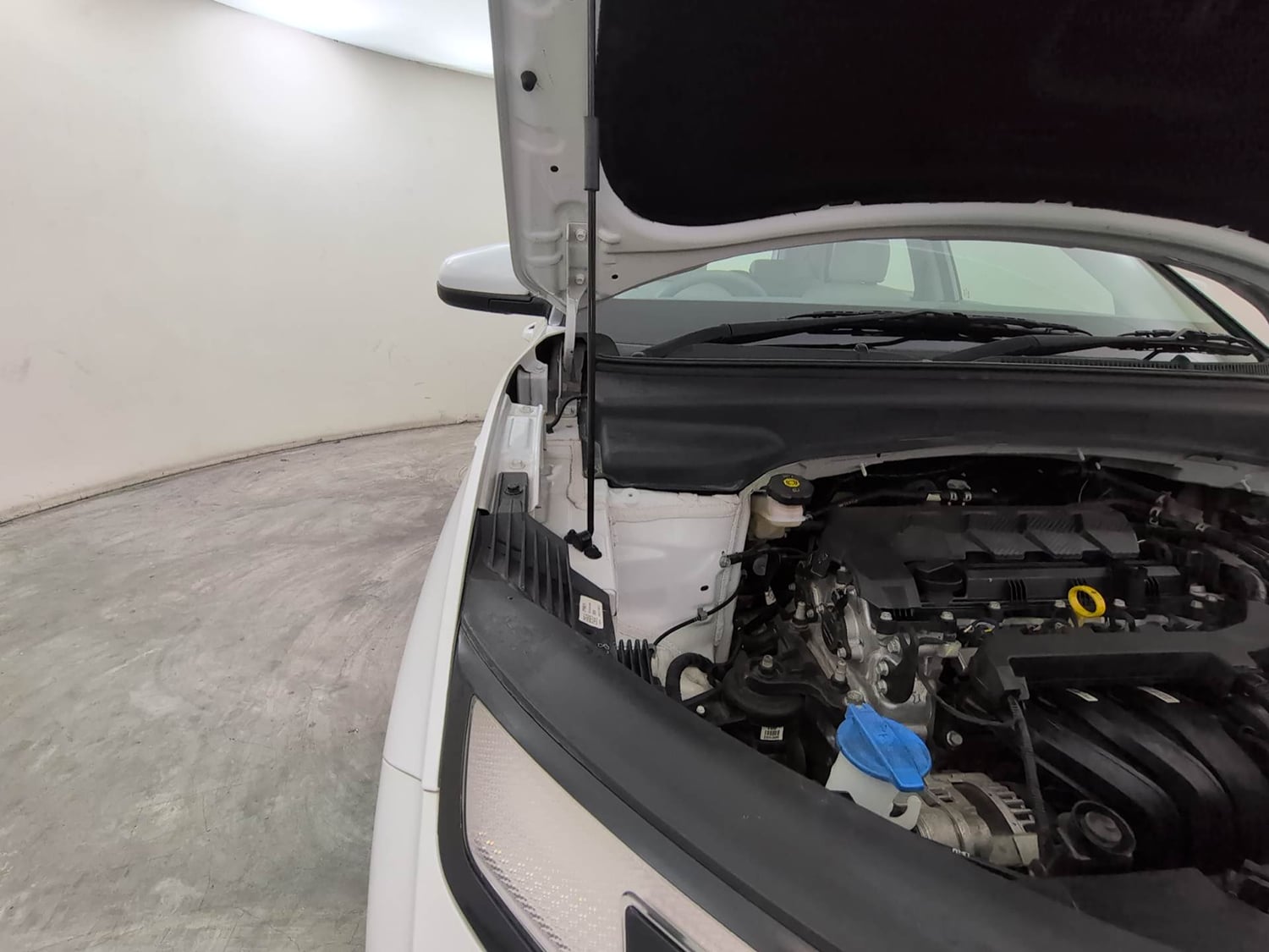 Used 2025 Hyundai Creta 1.5 MPi Petrol MT EX Petrol Manual engine ENGINE RIGHT SIDE HINGE & APRON VIEW