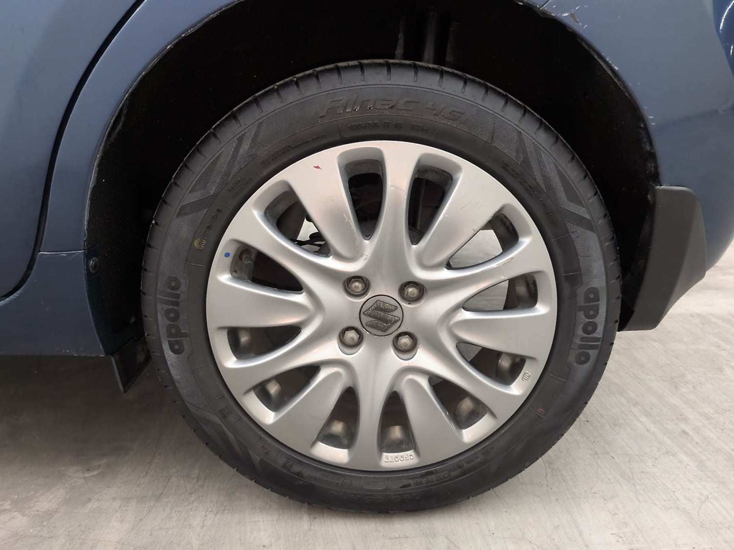 Used 2016 Maruti Suzuki Baleno Zeta 1.2 Petrol Manual tyres LEFT REAR TYRE RIM VIEW