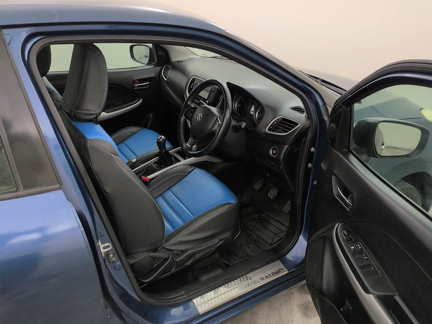 Used 2016 Maruti Suzuki Baleno Zeta 1.2 Petrol Manual interior RIGHT SIDE FRONT DOOR CABIN VIEW