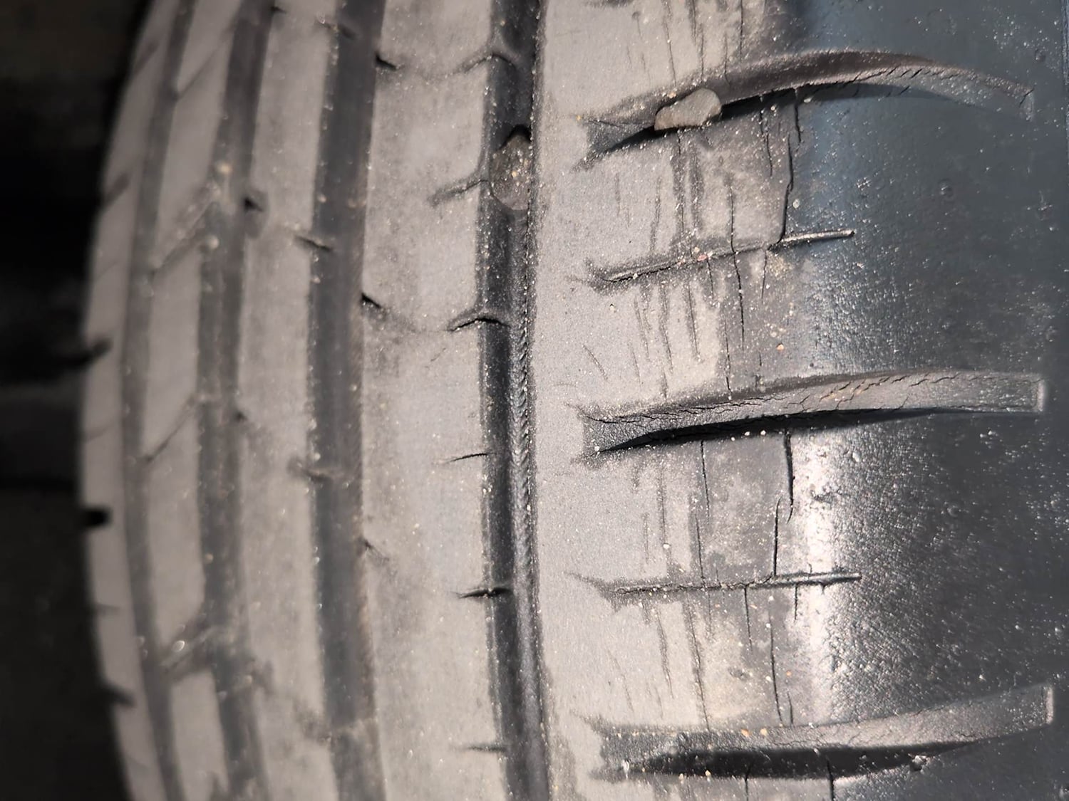 Used 2016 Maruti Suzuki Baleno Zeta 1.2 Petrol Manual tyres LEFT REAR TYRE TREAD VIEW