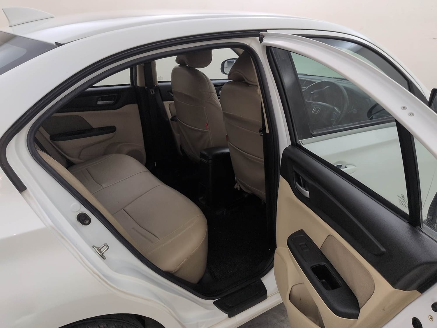 Used 2019 Honda Amaze 1.5 V CVT Diesel Diesel Automatic interior RIGHT SIDE REAR DOOR CABIN VIEW