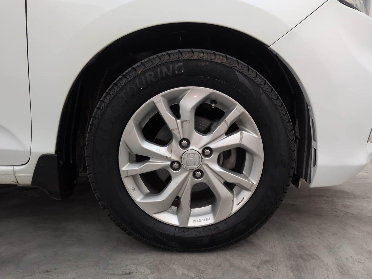 Used 2019 Honda Amaze 1.5 V CVT Diesel Diesel Automatic tyres RIGHT FRONT TYRE RIM VIEW