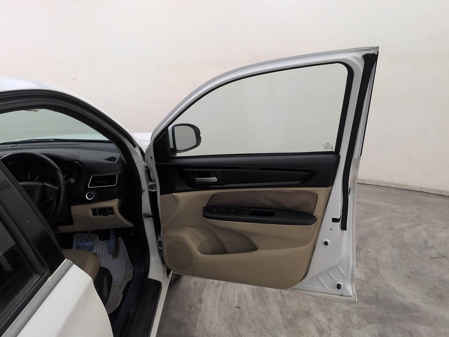 Used 2019 Honda Amaze 1.5 V CVT Diesel Diesel Automatic interior RIGHT FRONT DOOR OPEN VIEW
