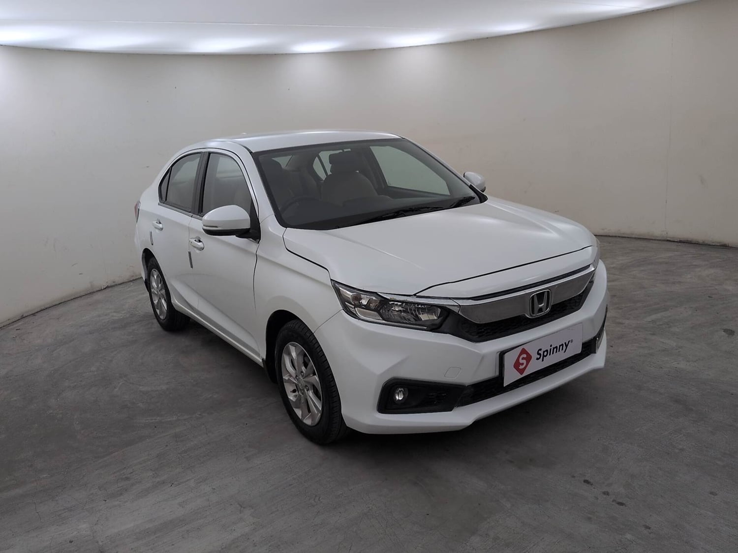 Used 2019 Honda Amaze 1.5 V CVT Diesel Diesel Automatic exterior RIGHT FRONT CORNER VIEW