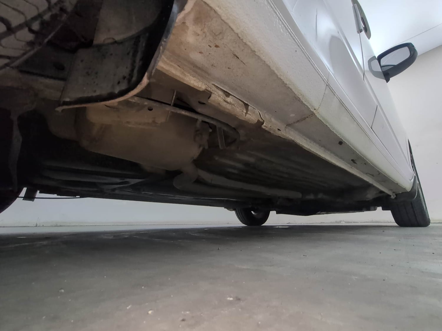 Used 2019 Honda Amaze 1.5 V CVT Diesel Diesel Automatic extra REAR RIGHT UNDERBODY VIEW