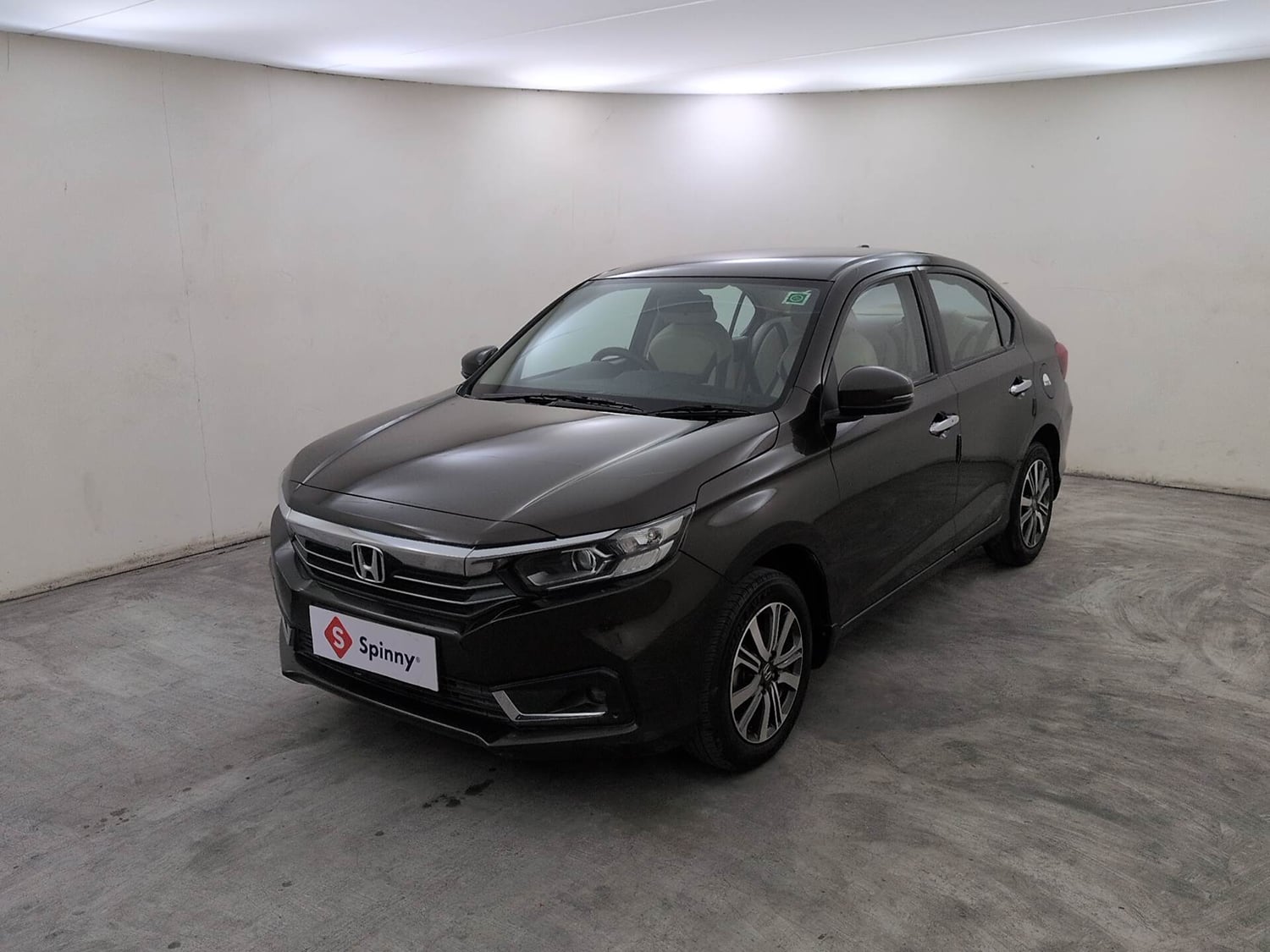 Used 2023 Honda Amaze VX MT 1.2 Petrol Petrol Manual exterior LEFT FRONT CORNER VIEW