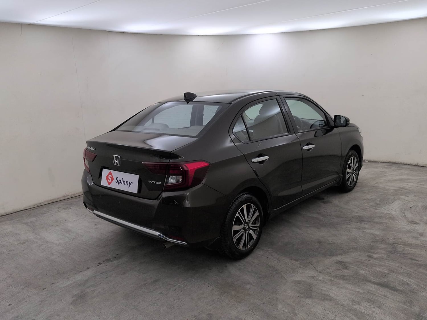 Used 2023 Honda Amaze VX MT 1.2 Petrol Petrol Manual exterior RIGHT REAR CORNER VIEW
