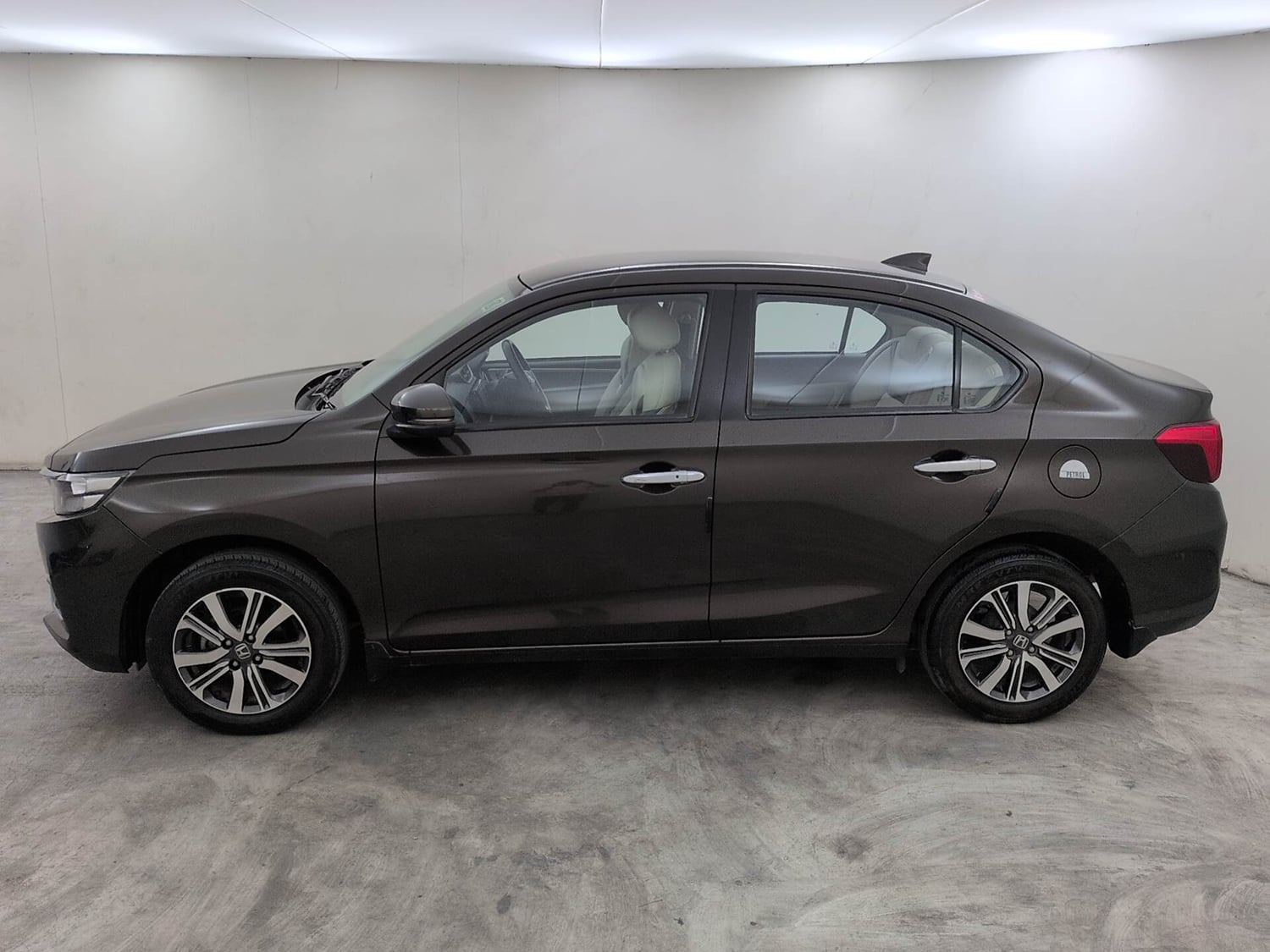 Used 2023 Honda Amaze VX MT 1.2 Petrol Petrol Manual exterior LEFT SIDE VIEW