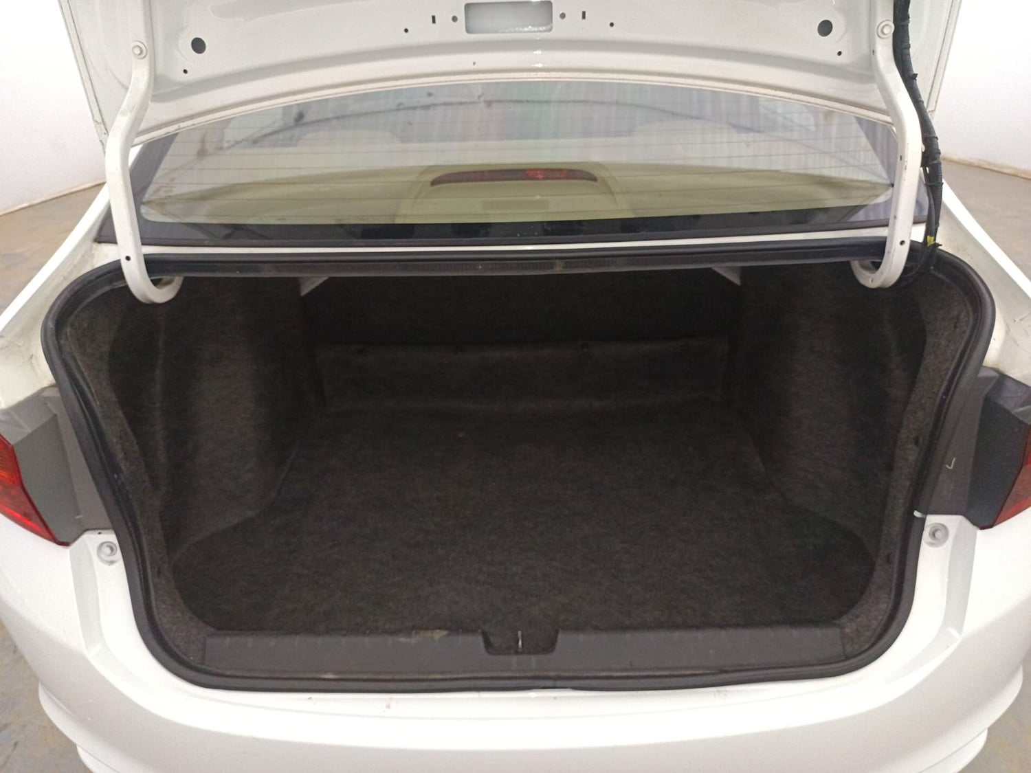 Used 2017 Honda City VX Petrol Manual interior DICKY INSIDE VIEW