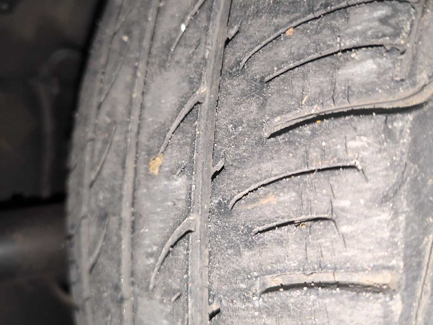 Used 2017 Tata Zest XMA Diesel Diesel Automatic tyres LEFT FRONT TYRE TREAD VIEW