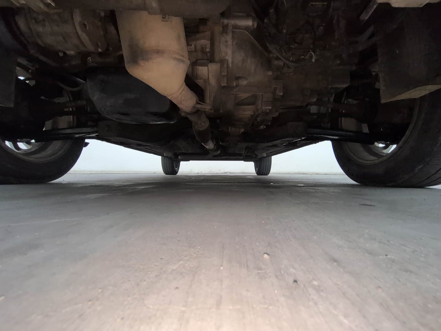 Used 2017 Tata Zest XMA Diesel Diesel Automatic extra FRONT LEFT UNDERBODY VIEW