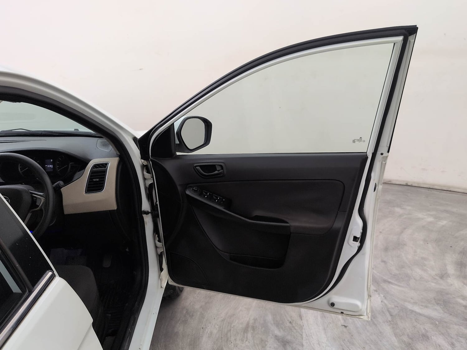 Used 2017 Tata Zest XMA Diesel Diesel Automatic interior RIGHT FRONT DOOR OPEN VIEW