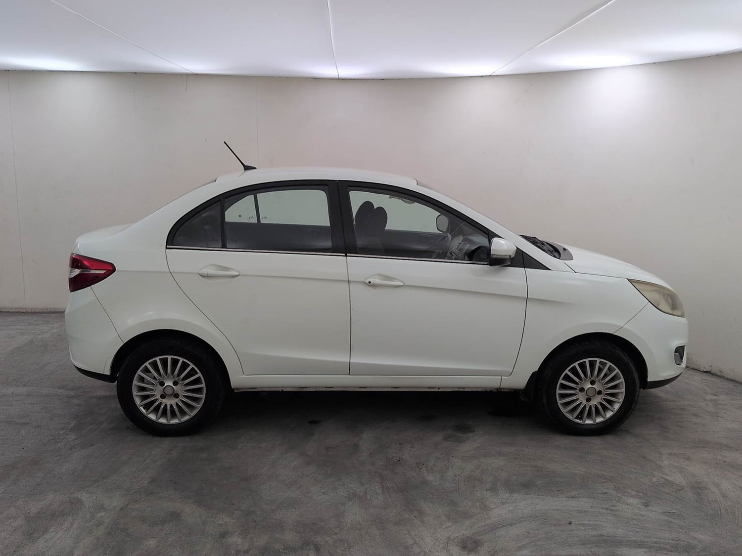 Used 2017 Tata Zest XMA Diesel Diesel Automatic exterior RIGHT SIDE VIEW