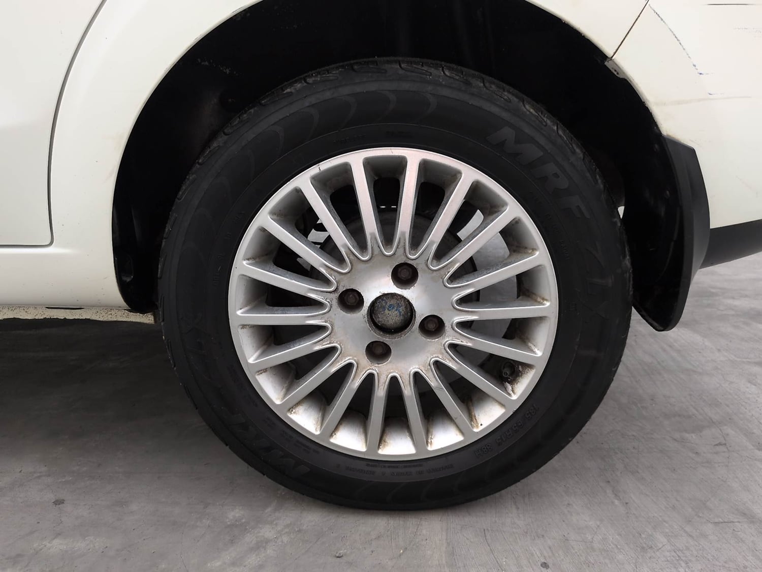 Used 2017 Tata Zest XMA Diesel Diesel Automatic tyres LEFT REAR TYRE RIM VIEW