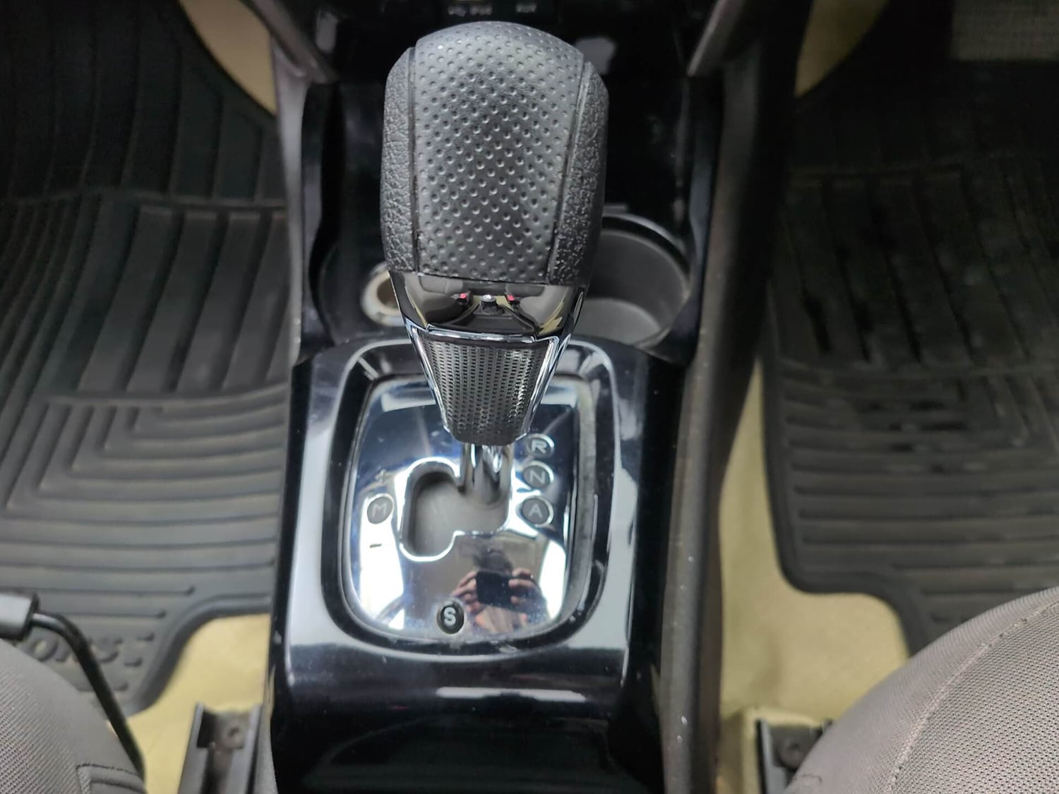Used 2017 Tata Zest XMA Diesel Diesel Automatic interior GEAR  KNOB VIEW
