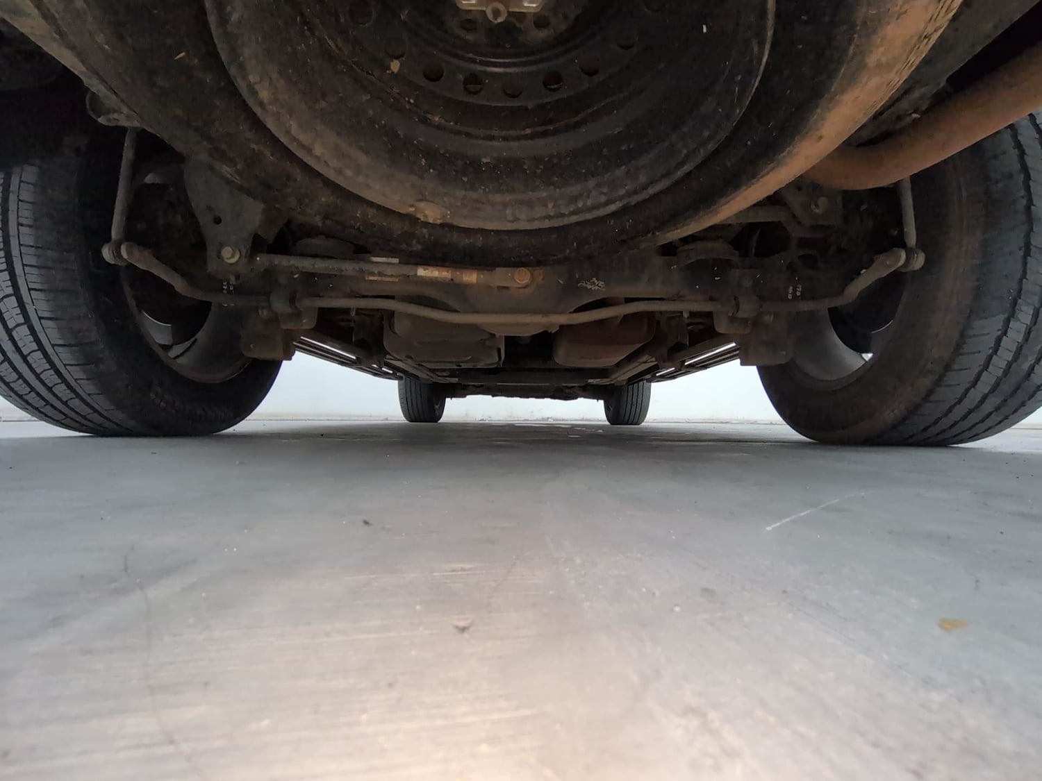 Used 2023 Mahindra Scorpio N Z8 L Petrol AT 7 STR Petrol Automatic extra REAR UNDERBODY VIEW (TAKEN FROM REAR)
