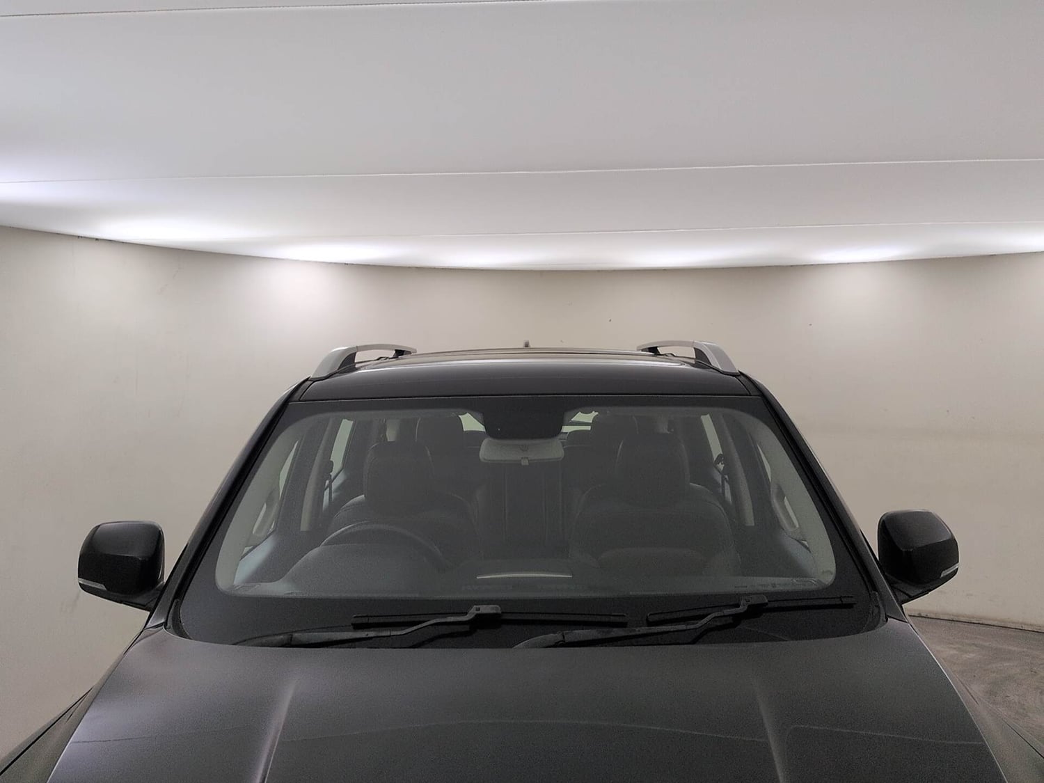 Used 2023 Mahindra Scorpio N Z8 L Petrol AT 7 STR Petrol Automatic exterior FRONT WINDSHIELD VIEW