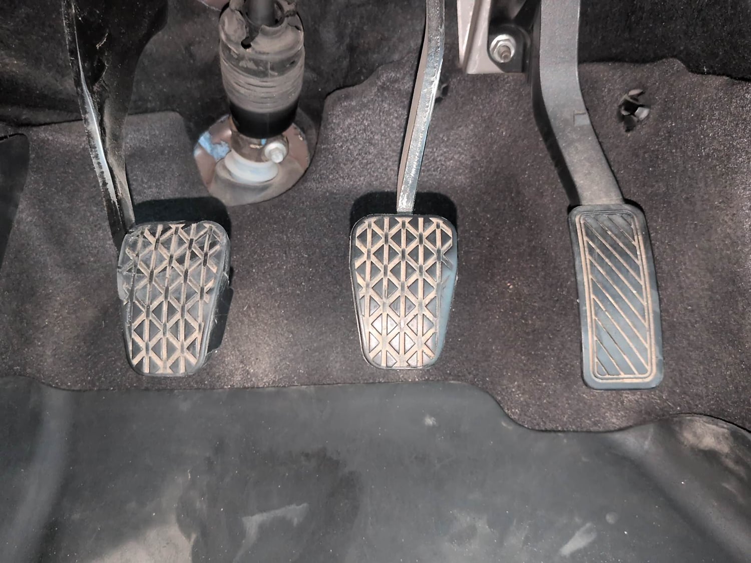 Used 2020 Ford Freestyle Titanium 1.2 Ti-VCT Petrol Manual interior PEDALS VIEW