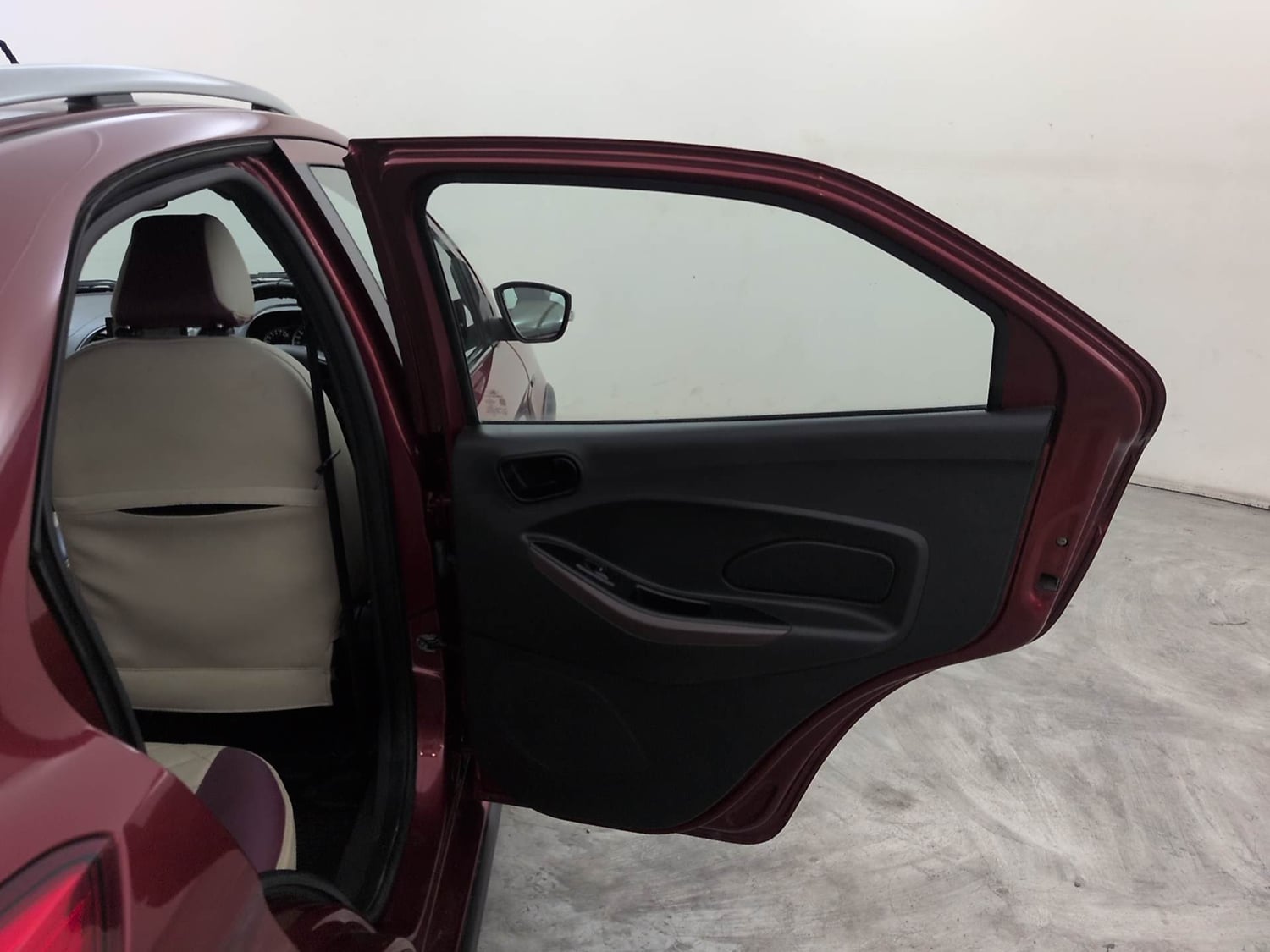 Used 2020 Ford Freestyle Titanium 1.2 Ti-VCT Petrol Manual interior RIGHT REAR DOOR OPEN VIEW